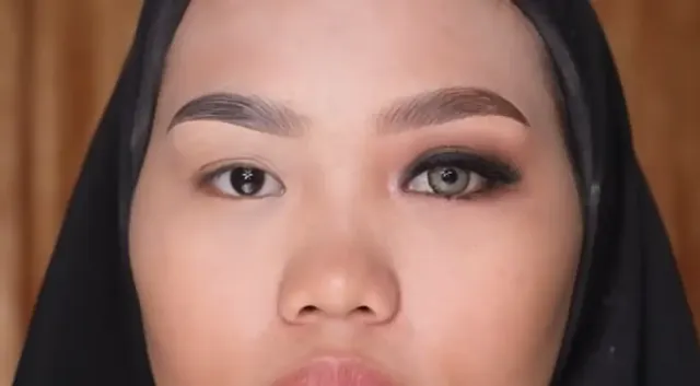 4 Tips Makeup Mata Sipit Jadi Besar dari MUA Ari Izam, Lima Menit Saja Cukup