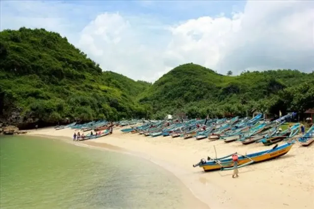 6 Wisata Pantai Gunungkidul dengan Pemandangan Memanjakan Mata