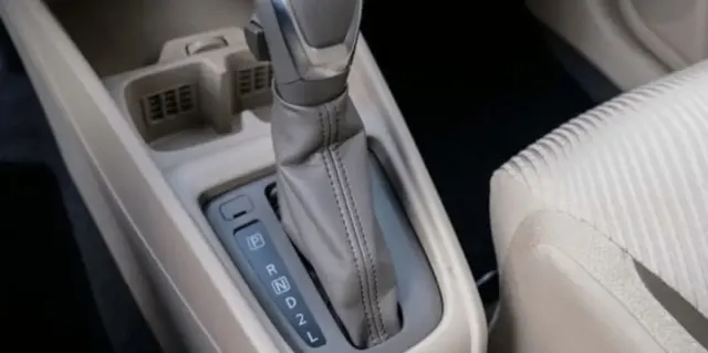 Cara Pindah Gigi Mobil Matic Apakah Harus Injak Rem?