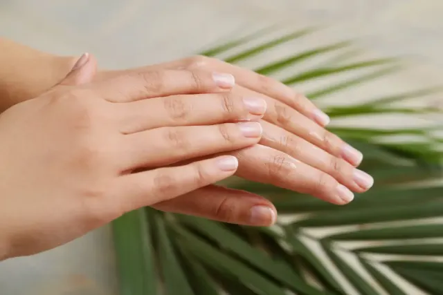 Bisa Dicoba! Inilah 5 Cara Memutihkan Kulit Tangan Belang dengan Cepat