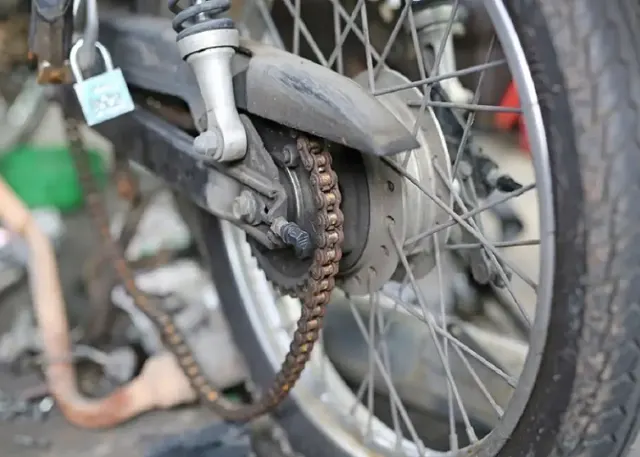 Lakukan Ini pada Rantai Motor Agar Tidak Cepat Aus Setelag Digunakan Perjalanan Jauh