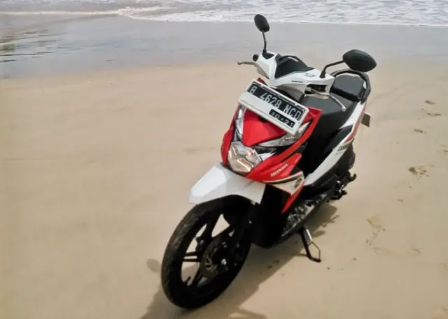 Tips Cegah Motor Kemalingan dengan Mengunci Stang Motor ke Arah Kanan