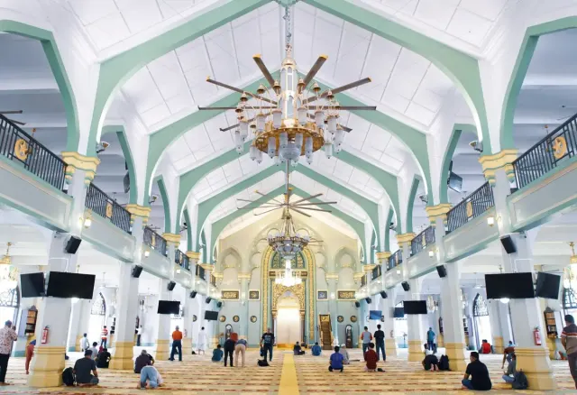 6 Syarat Sah Sholat Jumat yang Wajib Diketahui Laki-laki