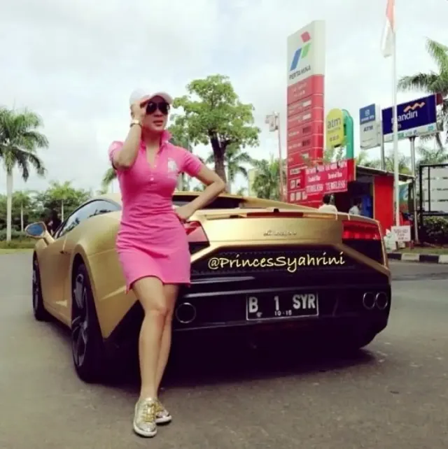 Capai Rp6 M! Ini 5 Seleb Wanita Tanah Air Pecinta Mobil Mewah
