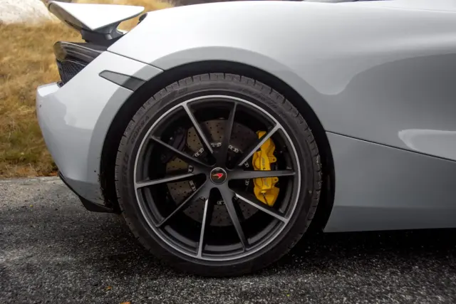 Mengenal Velg Alloy Mobil dan Apa Saja Kelebihannya?