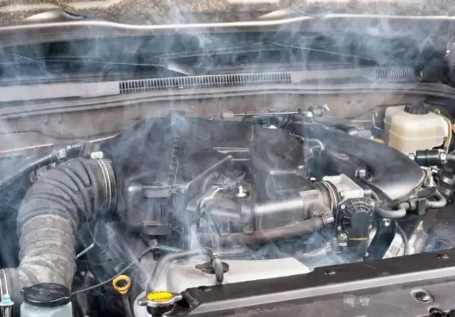 3 Tips Praktis Mencegah Overheat pada Mesin Mobil