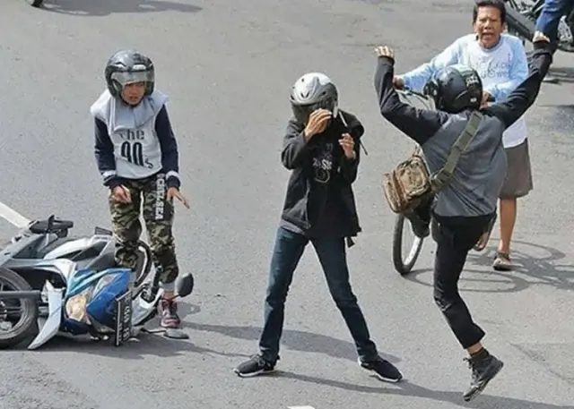 Sering Emosi Dijalan Saat Mengendarai Motor, Begini Cara Mengontrol Emosinya!