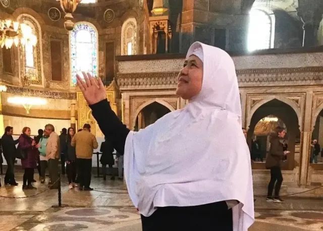 Disebut Punya Anak Murtad, Keluarga Mamah Dedeh: Hoax