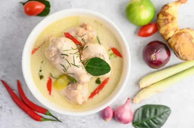 Resep Opor Ayam Kuah Putih Nikmat dan Gurih, Cocok untuk Santapan Lebaran Bersama Keluarga