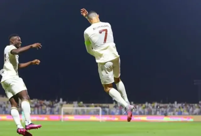 Ronaldo bikin Brace di Liga Arab, Lionel Messi malah Kalah