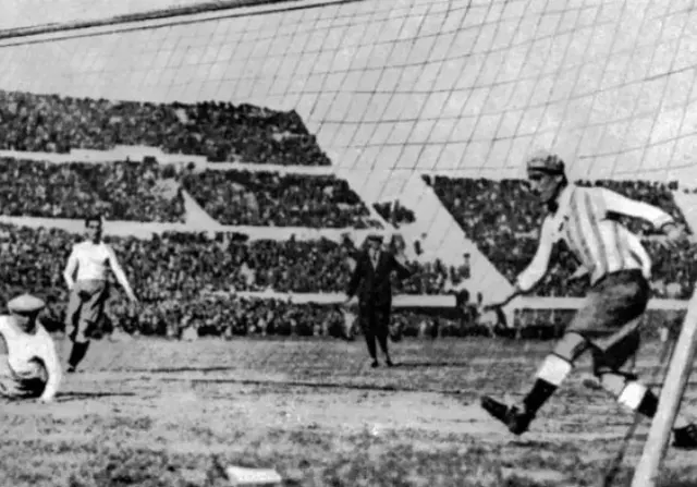 Sejarah Singkat Sepak Bola: Segala Hal yang Perlu Kamu Ketahui