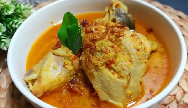 Cocok Disantap saat Lebaran, Simak Resep Gulai Ayam Kampung Padang, Kuah Kental Rasa Gurih!