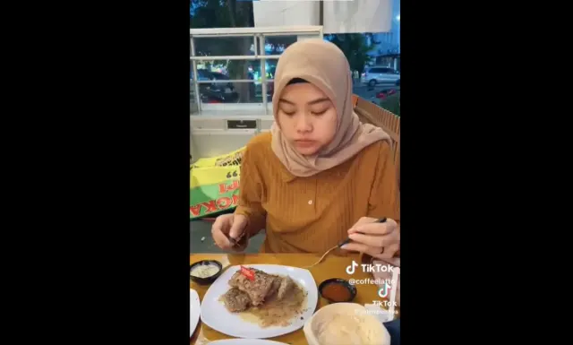 Posting Video Kritik Restoran Steak, Wanita Ini Justru Dirujak Netizen