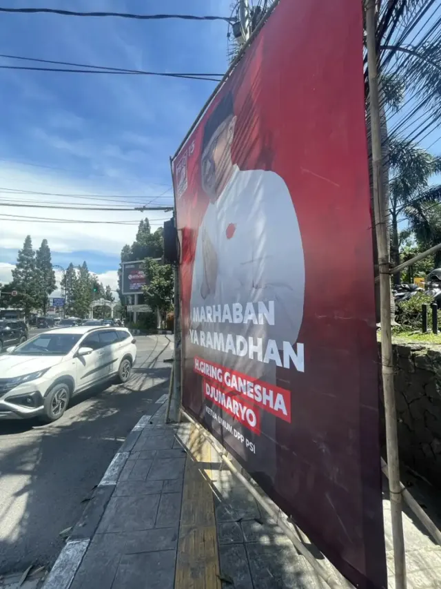 Balihonya Halangi Pejalan Kaki, Giring PSI Minta Maaf: Akan Segera Kami Copot