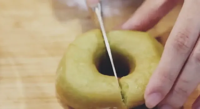 Cara Bikin Donat Kentang Pandan Chubby, Bisa Jadi Menu Hari Raya Nih!