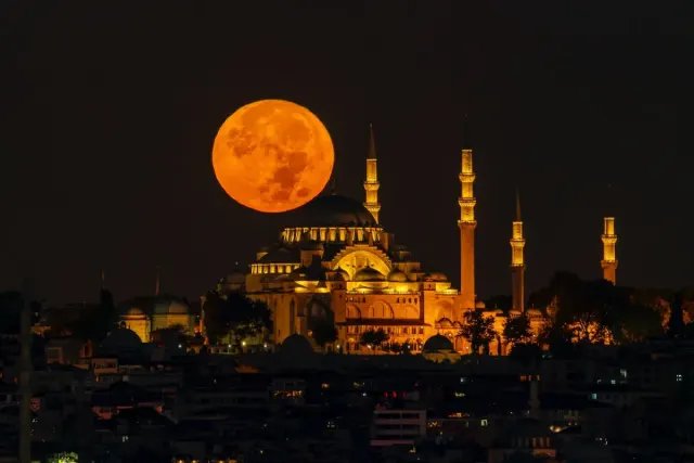 Kapan Malam Lailatul Qadar Ramadan 1444 H/2023 M? Catat Tanda-tandanya
