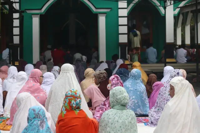 Enggak Harus di Masjid, Begini Hukum Shalat Id di Lapangan Terbuka