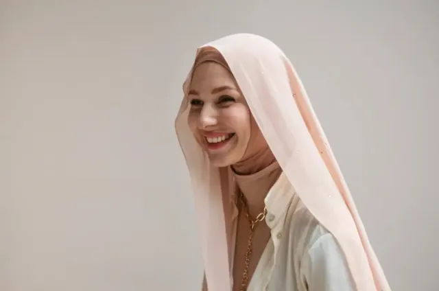 Simak 5 Tutorial Make Up Idul Fitri 2023, Hari Lebaran Kamu Makin Cantik