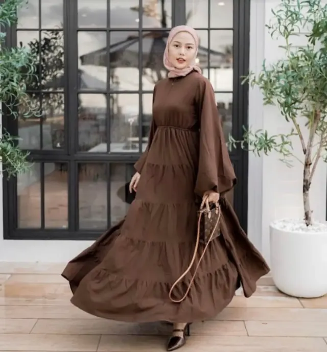 Tetap Cantik di Hari Raya Idul Fitri, Intip OOTD Lebaran 2023 Mulai dari Kaftan Hingga Gamis
