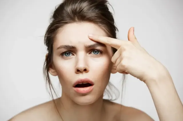 Malas Bersihkan Wajah Setelah Seharian Pakai Make Up Ternyata Berefek Sangat Buruk
