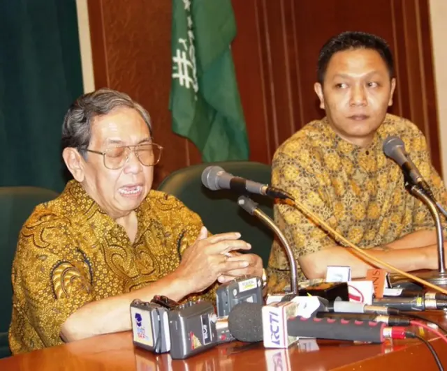 Lebaran Pemerintah dan Muhammadiyah Berbeda, Adhie Massardi Ingat Permintaan Gus Dur ke PBNU