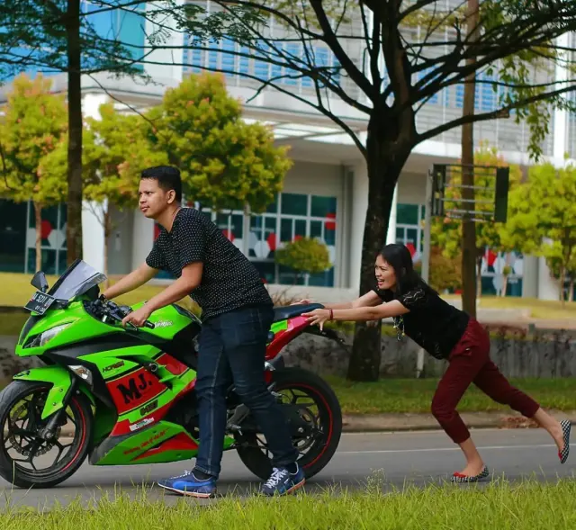Cara Atasi Motor Mogok Mendadak Selain Kehabisan Bensin