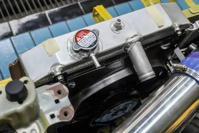 Bisa Overheat, Ini 3 Tanda Radiator Mobil Bocor