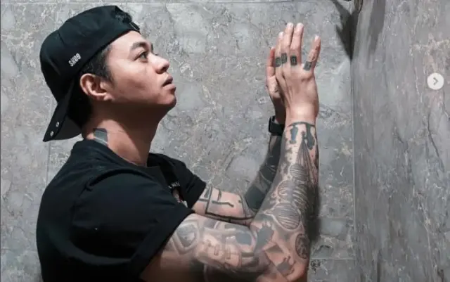 Reza Arap Renang Bareng dengan Anggota JKT 48, Netizen: 35 Tahun vs 18 Tahun