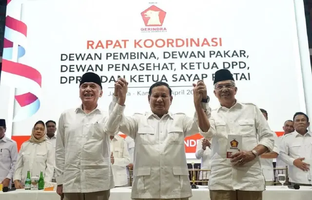 Resmi Gabung Gerindra, Iwan Bule Langsung Dapat Posisi Penting. Prabowo: Iwan Bule Seorang Pejuang