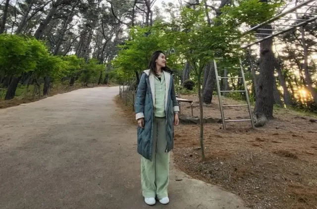 Intip Outfit Kece Ayu Ting Ting yang Tengah Berlibur di Korea Selatan