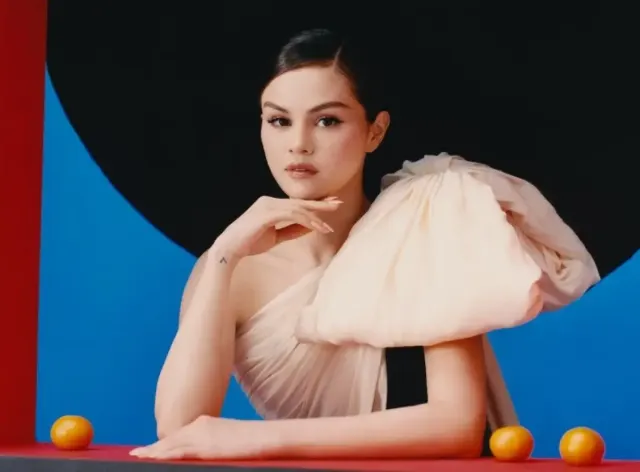 Lirik Lagu Falling Down Selena Gomez, Ternyata Tentang Hubungan Persahabatan