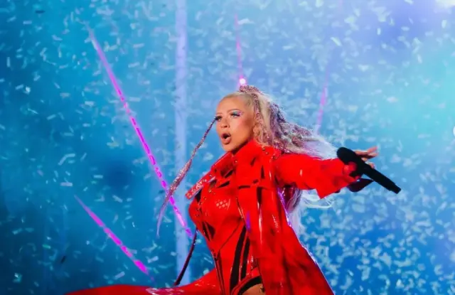 Lirik Lagu Fall In Line Christina Aguilera, Dipuji Kritikus Dapat Menginspirasi Banyak Orang