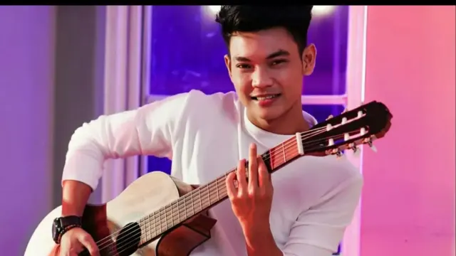 Lirik Lagu Menua Bersamamu Ini Membuat Siapapun yang Mendengarnya Jadi Baper