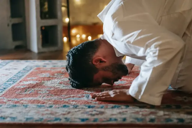 Niat dan Tata Cara Sholat Istikharah yang Benar Sesuai Sunnah