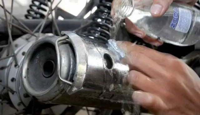 Cara Bersihkan Jeroan Knalpot Motor, Bisa Diginiin Ternyata!