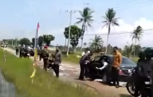 Viral Mobil Jokowi Nyangkut di Jalan Rusak Lampung, Begini Penjelasan Istana