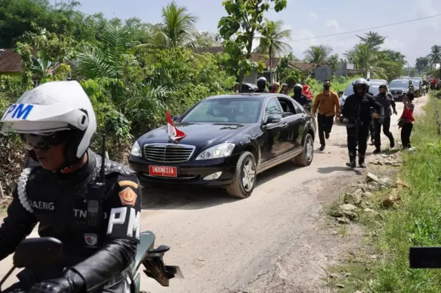 Mobil RI 1 Trending Topik di Twitter, Netizen: Jokowi Pilih Melintas Jalan Rusak untuk Rasakan Kebobrokan Lampung