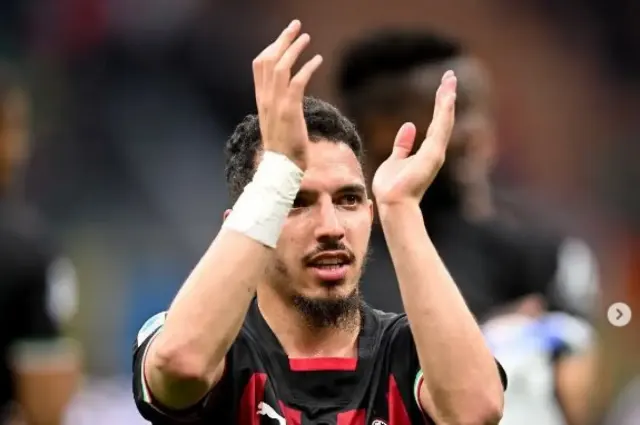 Hasil Liga Champions Milan vs Inter 0-2, Gelandang Milan Bennacer Pakai Kruk saat Tinggalkan San Siro