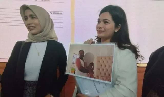 Makin Panas! Veronica Jennifer Tunjukan Bukti Wamendagri John Wempi Wetipo Ayah Kandung Anaknya. Wamendagri Membantah?