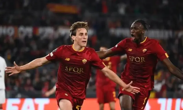 Tampil karena Badai Cedera, Pemain Muda Roma Edoardo Bove jadi Pahlawan vs Leverkusen