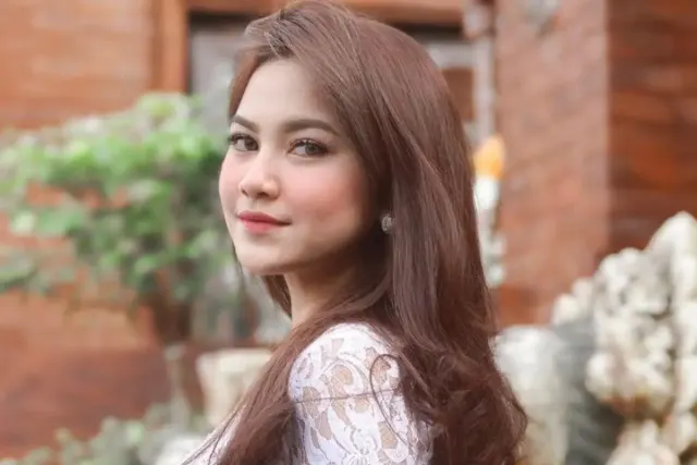 Lirik Lagu Sisa Rasa Milik Calon Istri Rizky Febrian Ini Bikin Kamu Merindui Dia