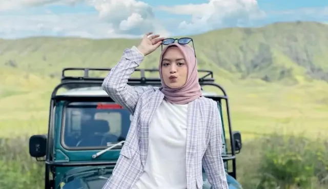 Lirik Lagu Teteg Hati beserta Terjemahannya yang Dibawakan oleh Woro Widowati