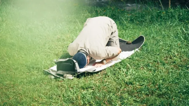 3 Doa Sujud Terakhir dalam Shalat, Arab, Latin dan Artinya