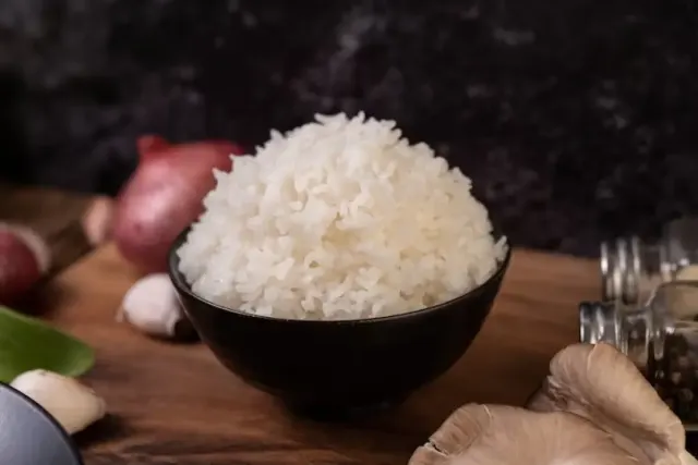 Cara Memasak Nasi Tidak Menempel di Panci Rice Cooker Agar Mudah Dicuci