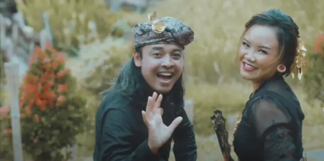 Lirik Lagu Sing Dadi Nakal Oleh Dek Ulik feat Widi Widiana bercerita Mengenai Curhatan Hati Seorang Istri