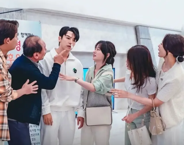 Lee Dong Hae Super Junior Kembali Berperan di Drama Korea Lewat 'OH! Young Shim'