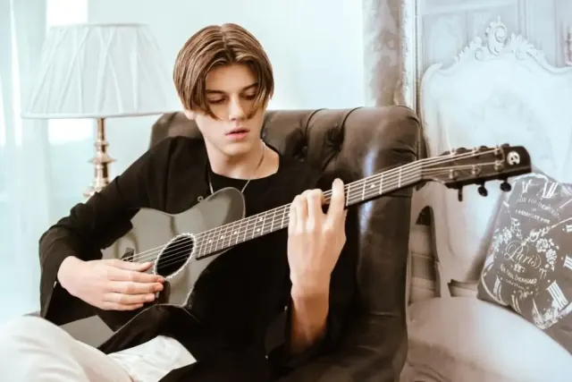 Lirik Lagu IF AND/OR WHEN yang Dinyanyikan oleh Ruel Menjadi lagu Patah Hati Terbaru di 2023 ini