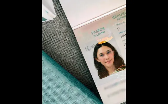 Nana Mirdad Unggah Foto Paspor di Media Sosial, Warganet Salfok Sama Wajah Cantiknya