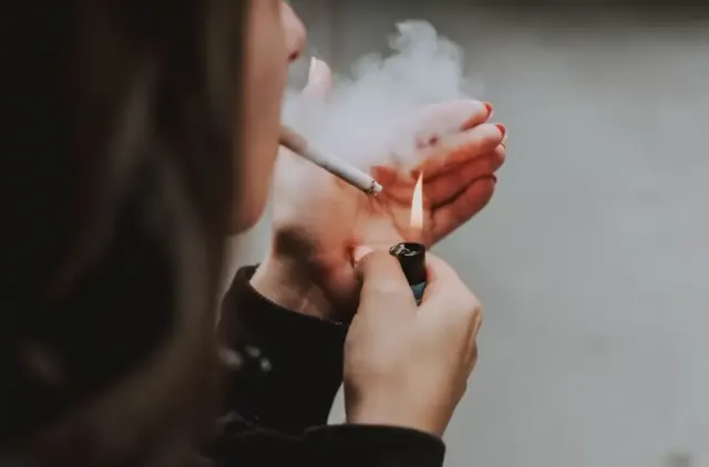 Benarkah Merokok Bisa Sebabkan Stroke?