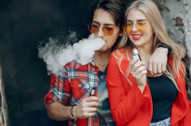 Waspadai Efek Samping Paparan Rokok Elektrik Pada Perokok Pasif